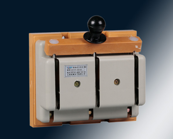 HD系列單投刀開(kāi)關(guān)、HS系列雙投刀開(kāi)關(guān)適用于交流50Hz、額定電壓400V、直流220V，額定電流至1500A的成套配電裝置中，用作手動(dòng)不頻繁接通與分?jǐn)嘟恢绷麟姟?>
											HD、HS開(kāi)啟式刀開(kāi)關(guān)</a>
										</div>
										 
										<div   id=